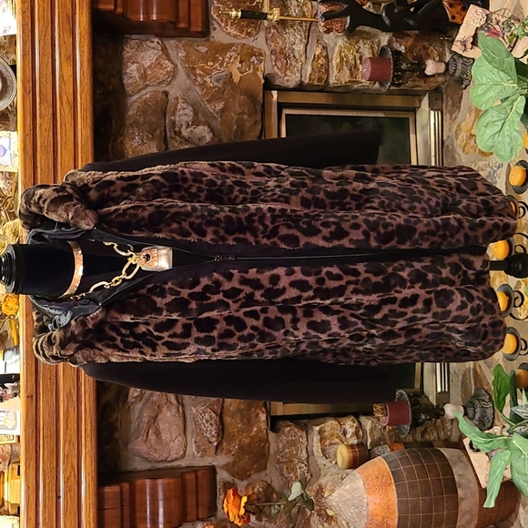 Via Spiga Faux Fur Hooded Leopard Long Vest Size 12-14 - Picture 5 of 16